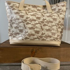 Gigi New York summer camo tote
